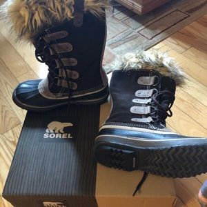 sorel ski boots BRAND NEW